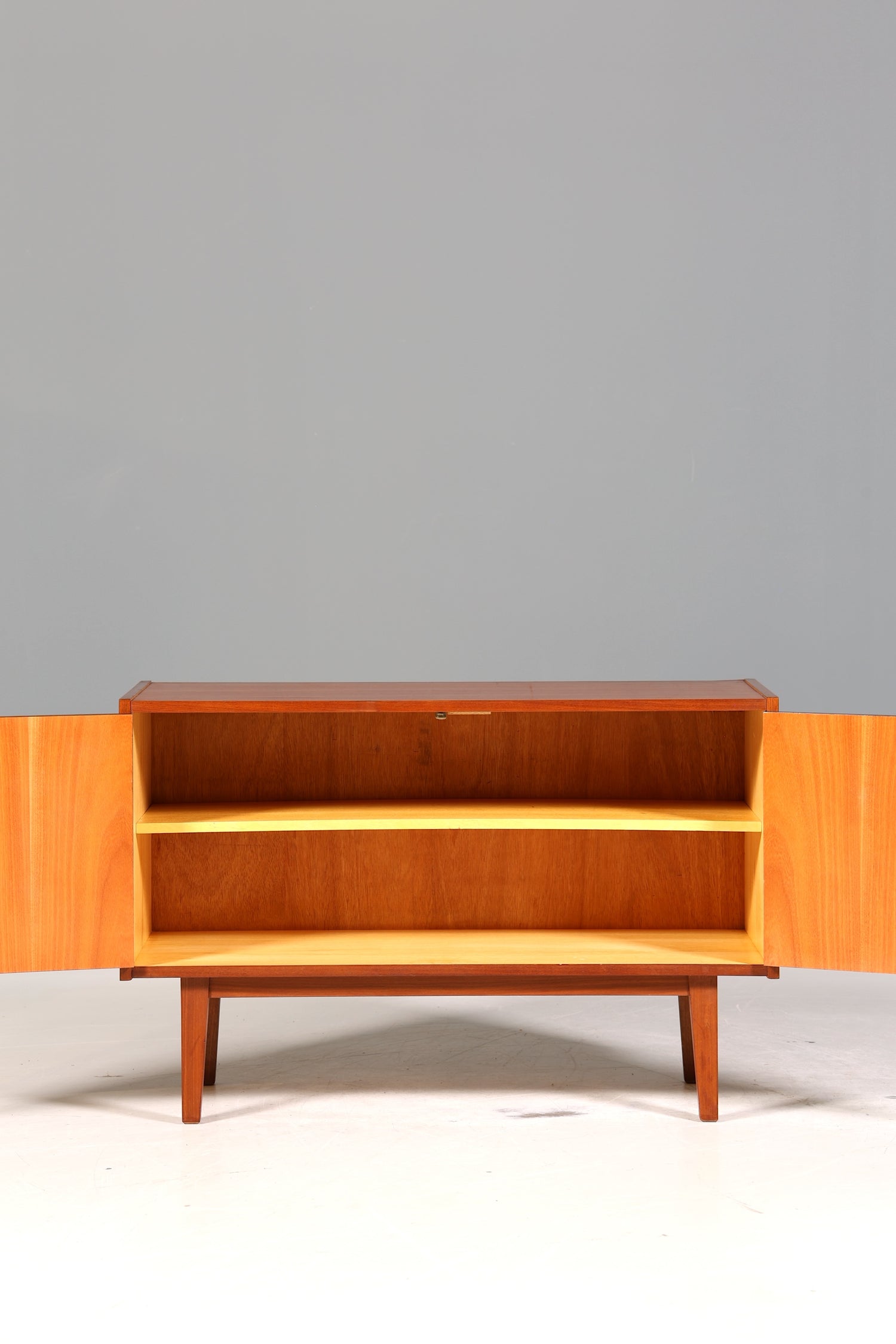 Wunderschöner Mid Century Schrank Vintage Retro Kommode Flur Kommode 60s Regal Sideboard