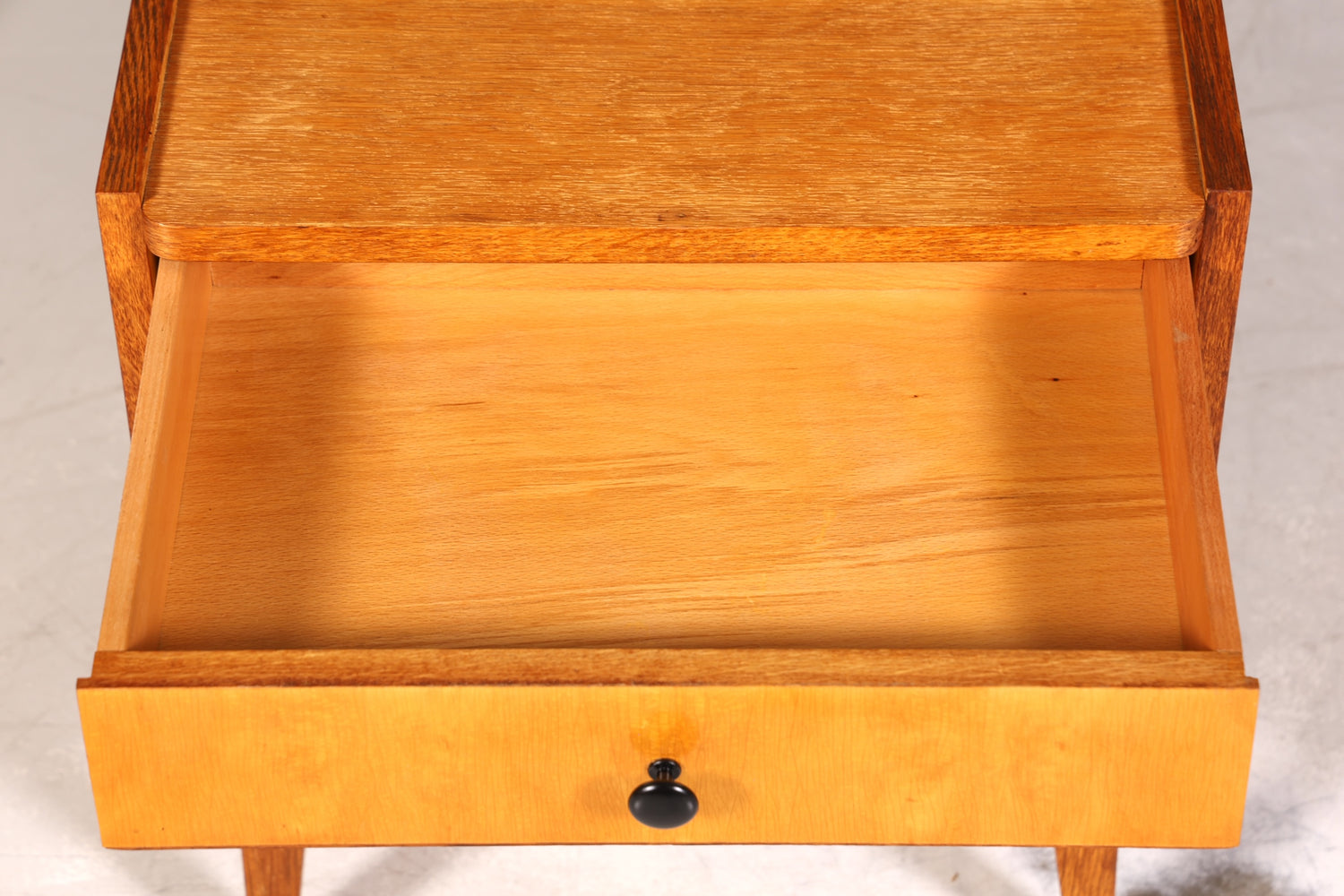 Schlichte Mid Century Kommode Vintage Nachttisch 60s Schubladenkommode 1 von 2
