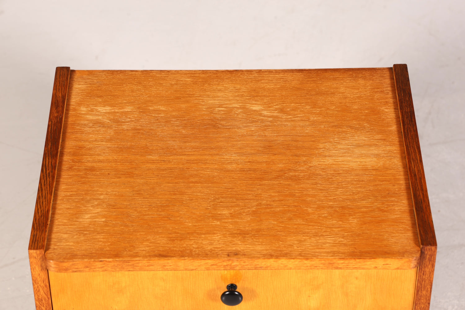 Schlichte Mid Century Kommode Vintage Nachttisch 60s Schubladenkommode 1 von 2
