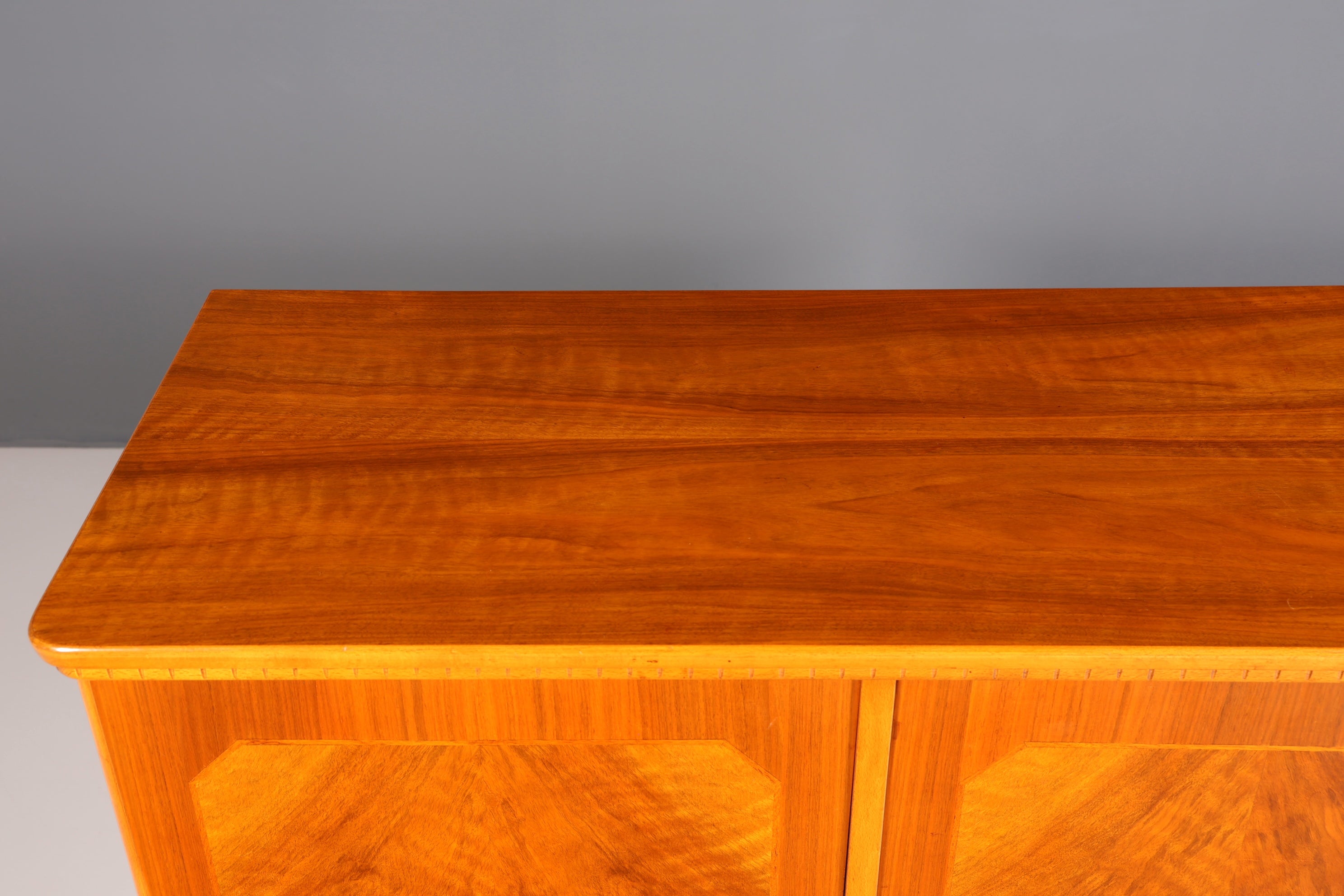 Wunderschöner Mid Century Schrank 60er Jahre Highboard Wäscheschrank Aktenschrank Kommode