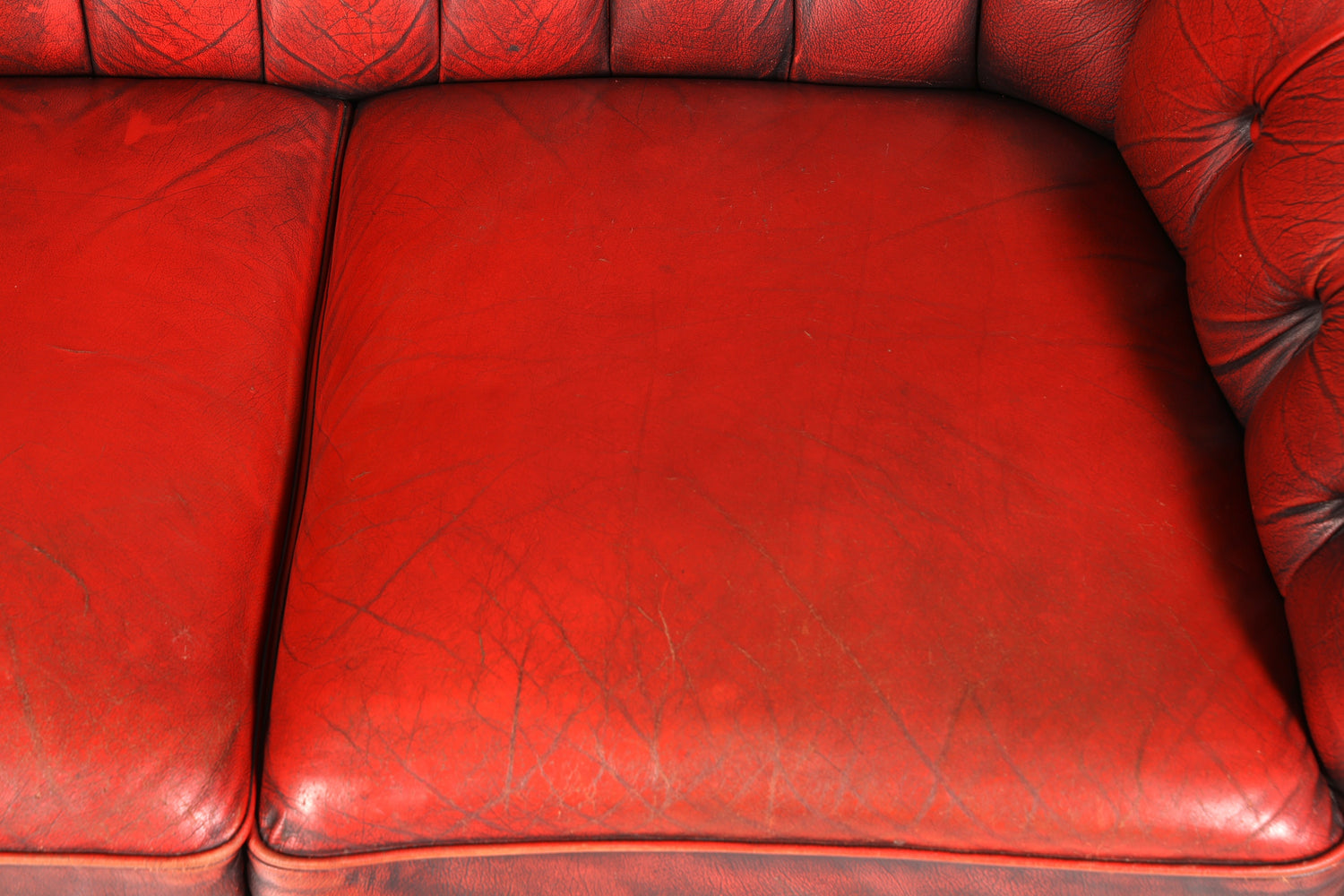 F846 Finish Wunderschönes Original Chesterfield 2er Sofa Englisch Oxblood Leder 2- Sitzer Couch