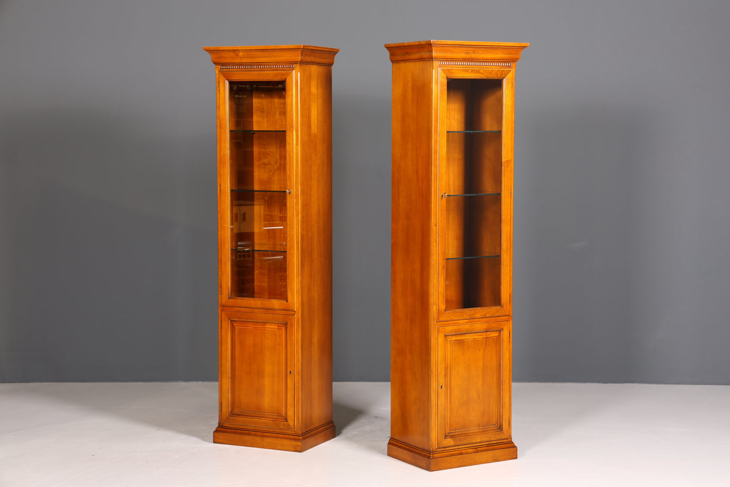 Traumhafte Original Selva Vitrine Antik Stil massiv Holz Geschirrschrank Villa Borghese Schrank 2 von 2