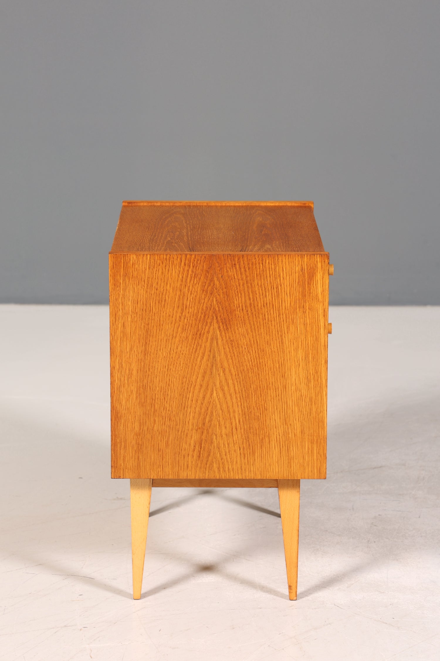 Schlichte Mid Century Kommode Vintage Klappschränkchen Danish Design Nachttisch 1 von 2