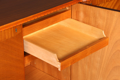 F859 Finish cm Wunderschöne Art Deco Vitrine Nussbaum Vitrine massiv Holz Antik Schrank