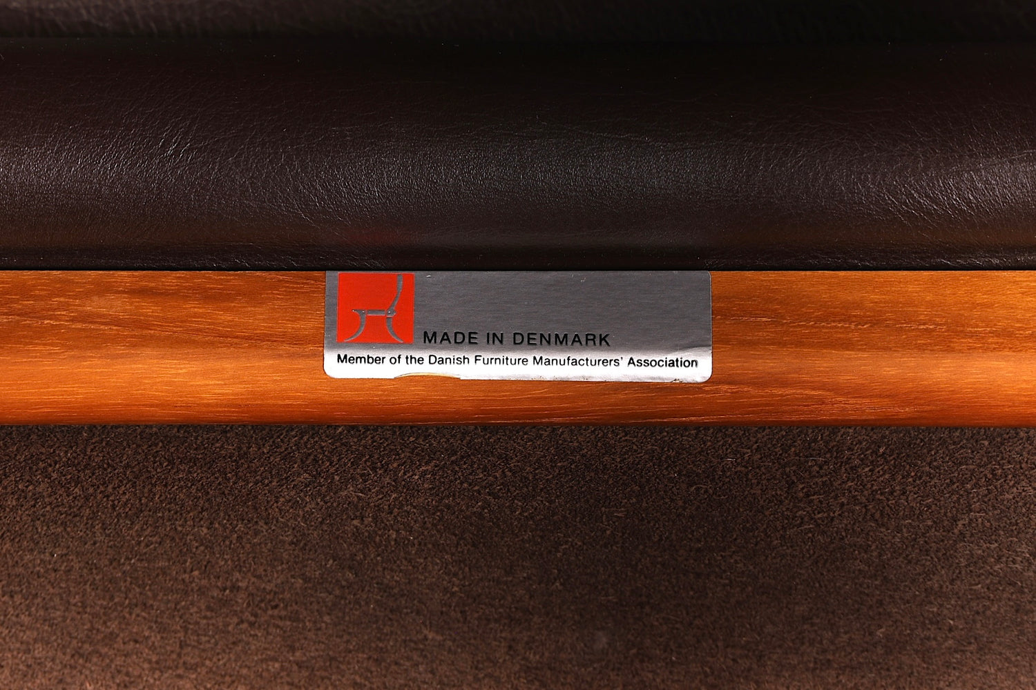 Wunderschöner Aksel Kjersgaard Zeitungsständer Mid Century Zeitschriften Ablage echt Leder Magazin Rack Teak Holz Buchablage 60s