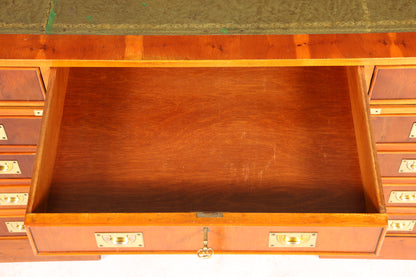 Edler Maritimer Schreibtisch Englischer Military Chest Bürotisch Office Table mit echt Lederauflage