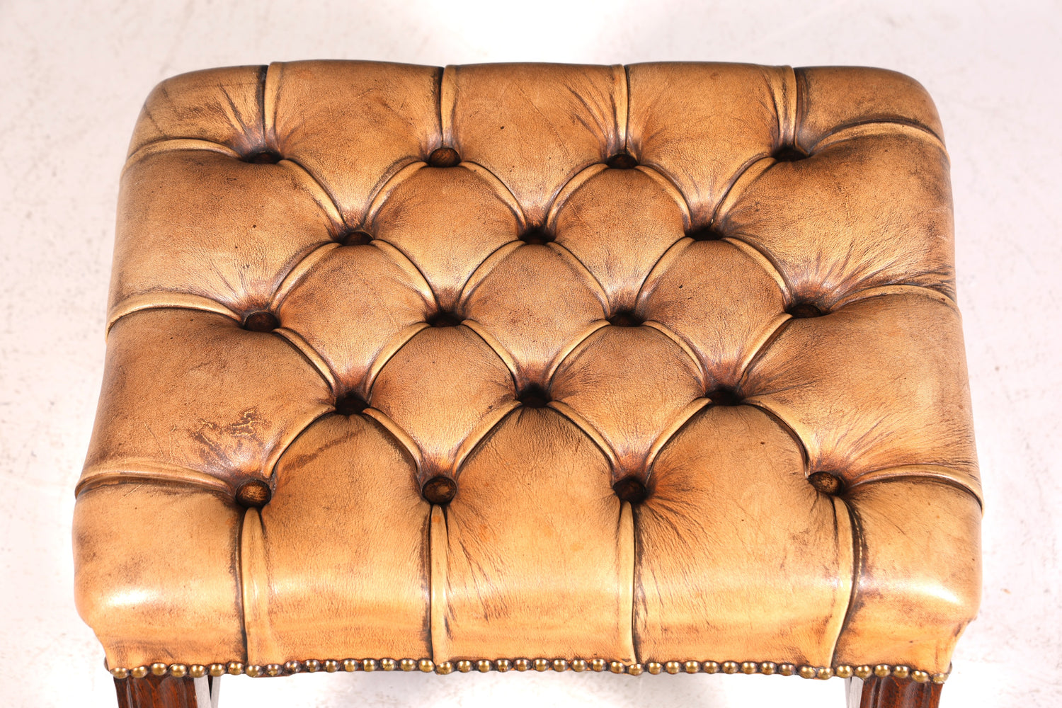 Original Chesterfield Hocker echt Leder Englischer Fusshocker UK Englisch Fussablage