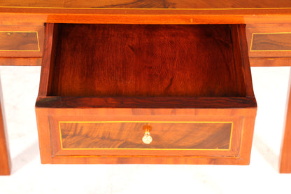 Wunderschöner filigraner Schreibtisch French Desk Antik Stil Bürotisch