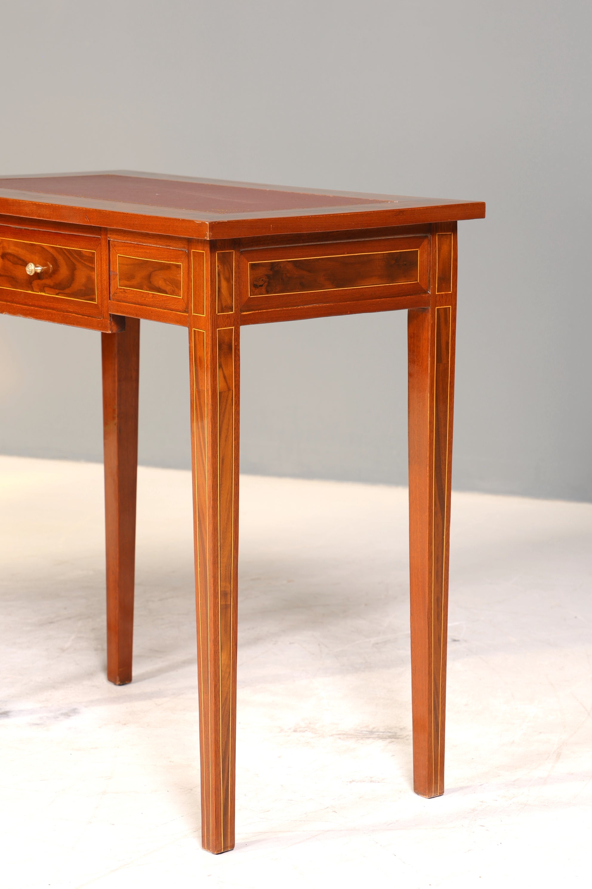 Beautiful delicate desk French desk antique style office table