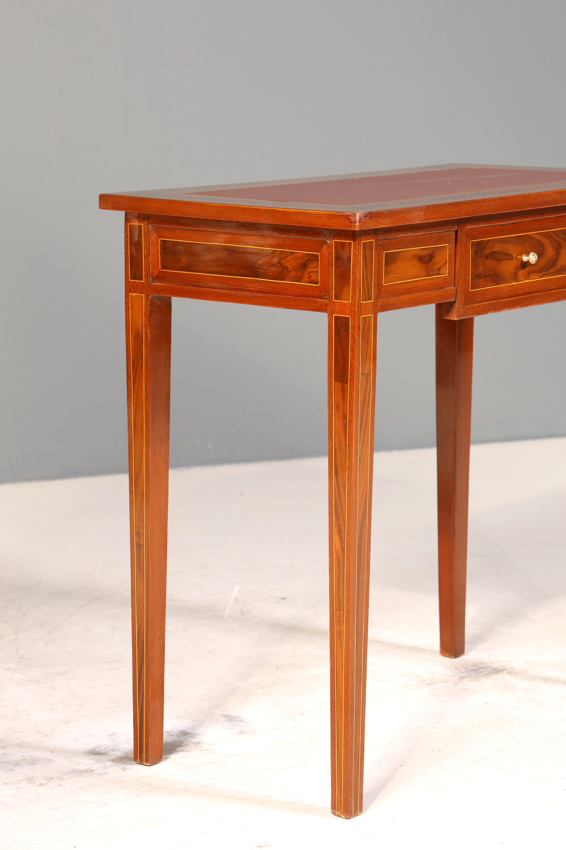 Beautiful delicate desk French desk antique style office table