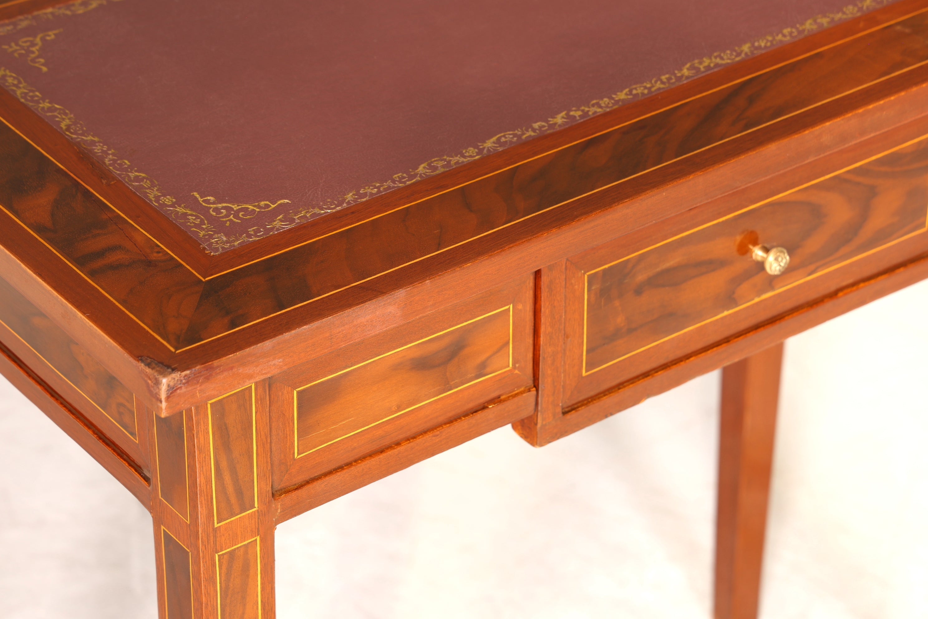 Beautiful delicate desk French desk antique style office table