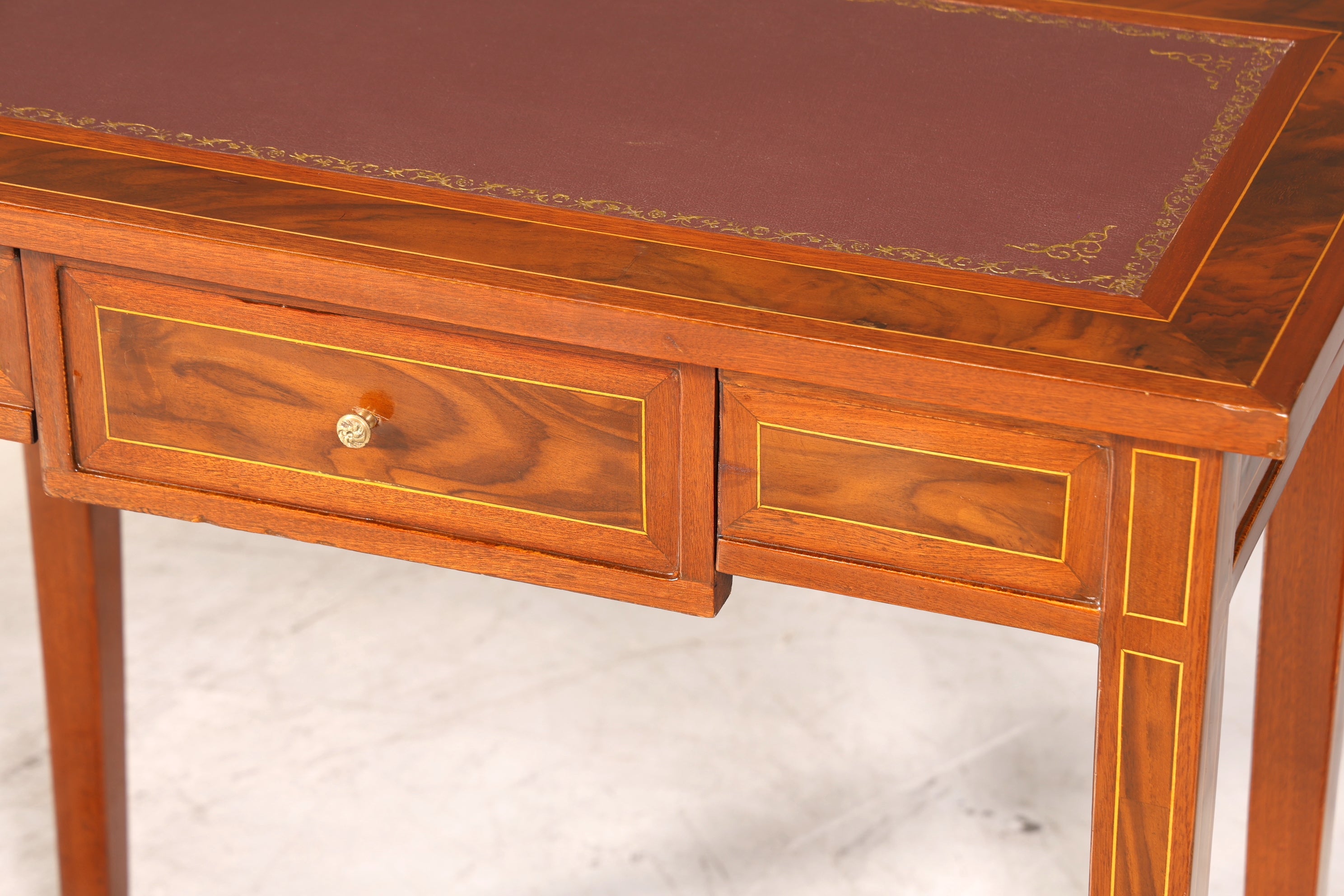 Beautiful delicate desk French desk antique style office table