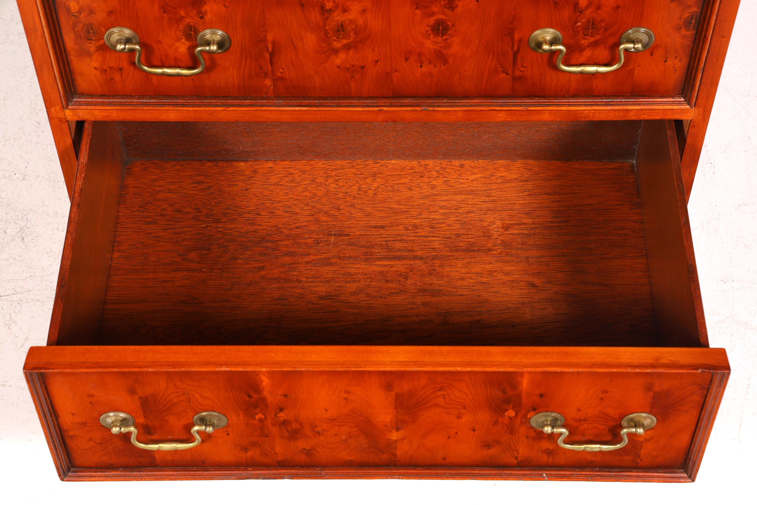 Wunderschöne Englische Kommode Eibe Sideboard Schubladenkommode