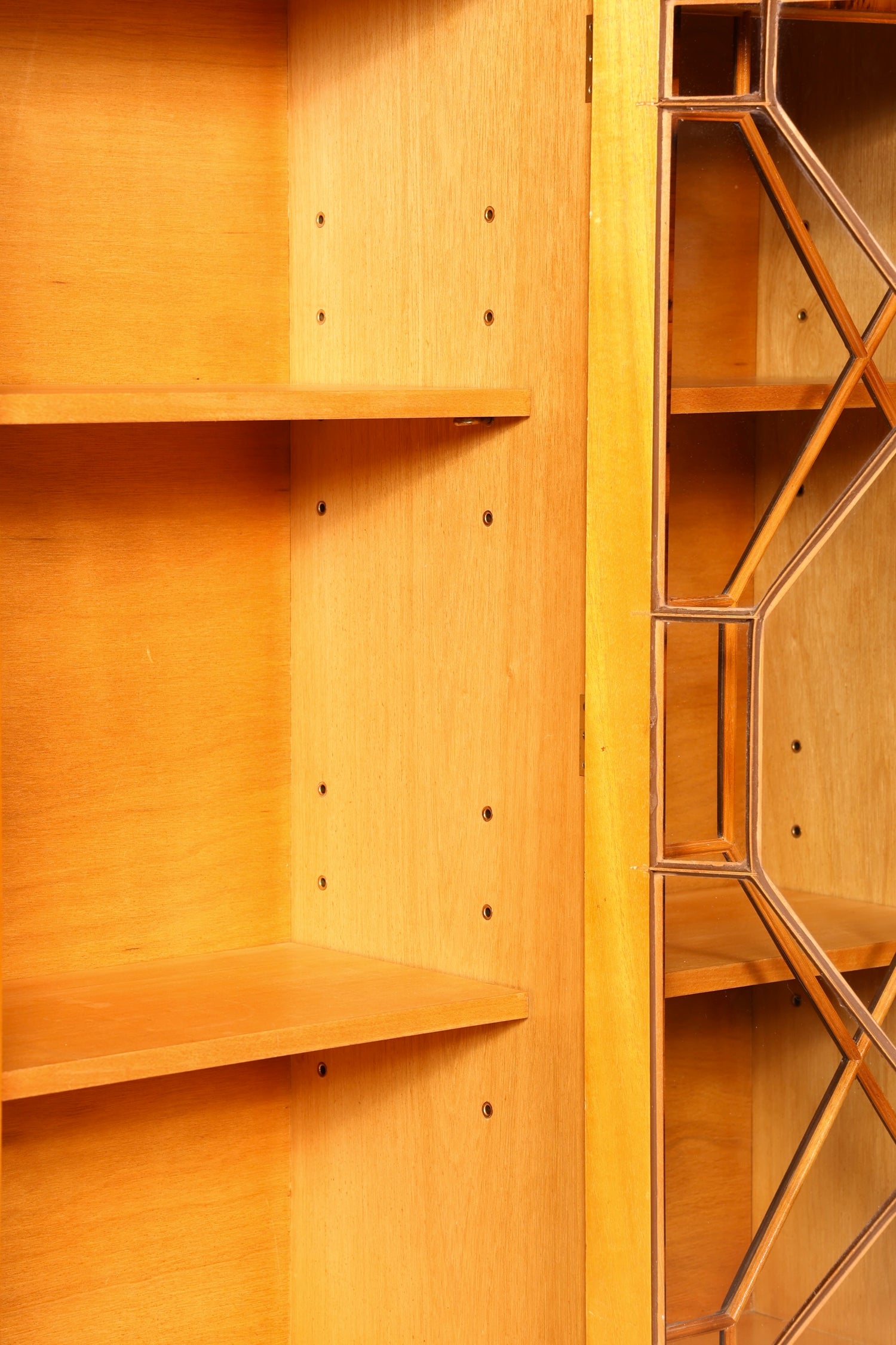 Wunderschöne Englische Vitrine Bücherschrank Buffet Englisch Antik Stil Eibe Glasvitrine Bibliothek