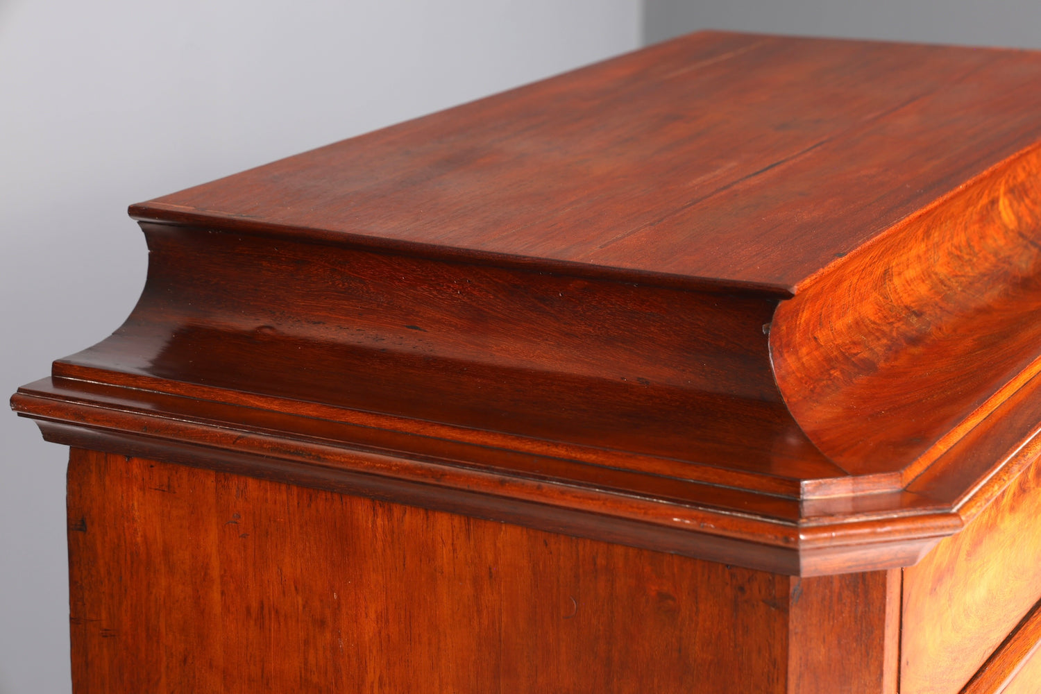 Wunderschöne Louis Philippe Chiffoniere um 1880 Gründerzeit Nussbaum Vertiko Schrank Semainier