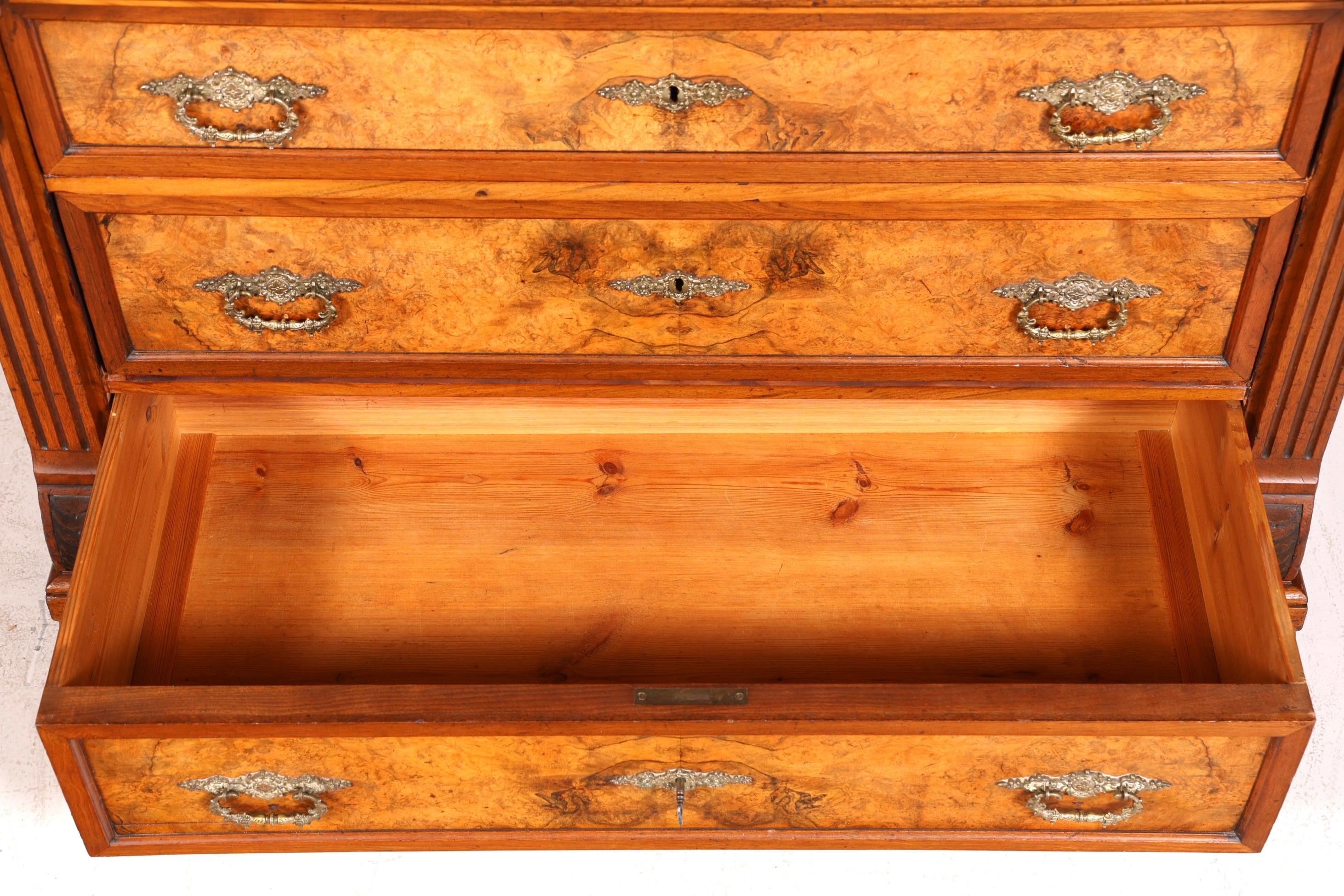 Edle Gründerzeit Kommode Louis Philippe Nussbaum Schubladen Kommode Sideboard um 1880