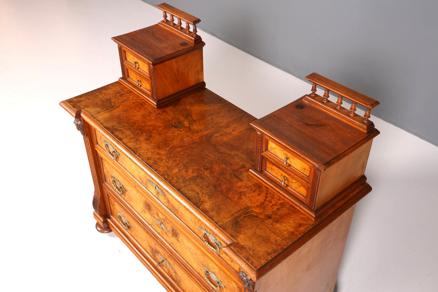 Edle Gründerzeit Kommode Louis Philippe Nussbaum Schubladen Kommode Sideboard um 1880