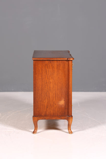 Traumhafte kleine geschwungene Kommode im Barock Stil Englisch Schubladenkommode