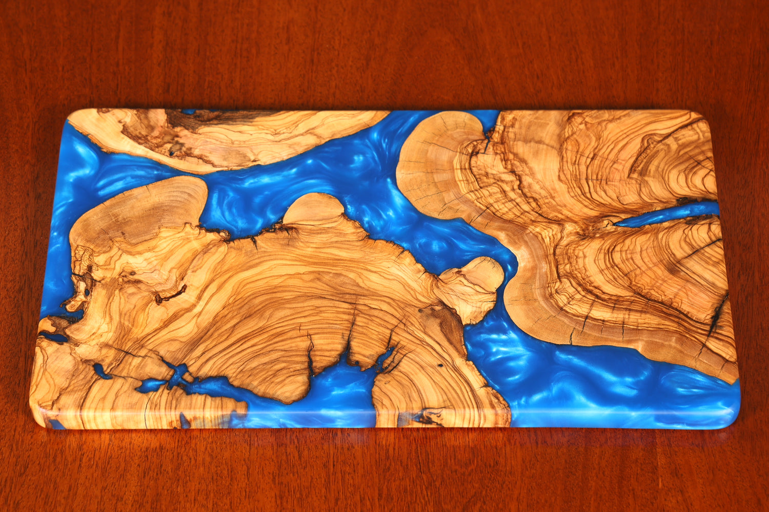 Wunderschönes Handgefertigtes Epoxidharz Schneidebrett Olivenbaum Servierbrett Epoxy Holzbrett