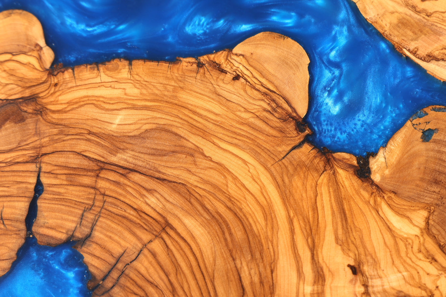 Wunderschönes Handgefertigtes Epoxidharz Schneidebrett Olivenbaum Servierbrett Epoxy Holzbrett