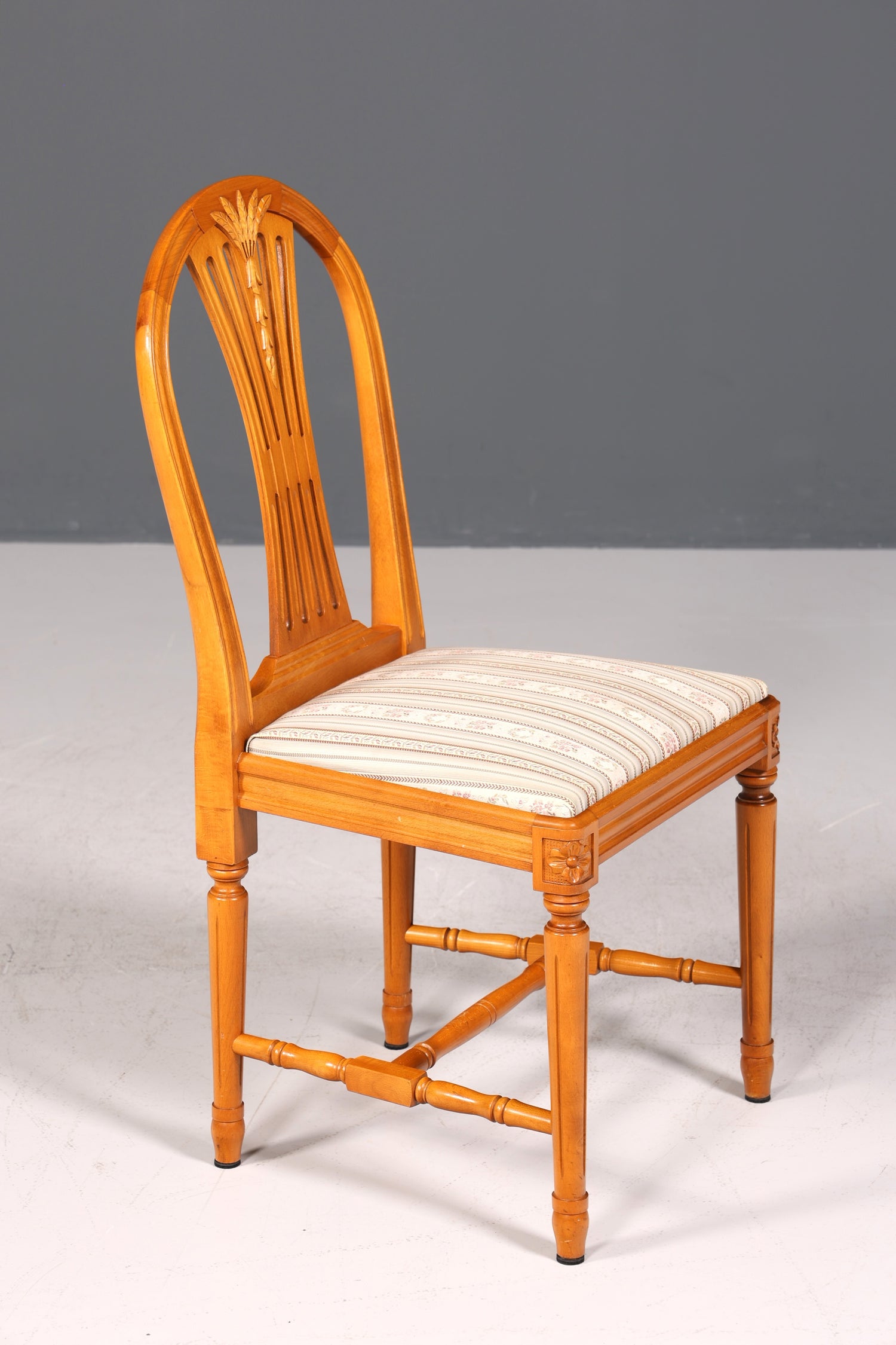 4x Traumhafte Stühle im Gustavianischem Stil Englisch Küchenstühle Antik Stil Esszimmer Stuhl Set