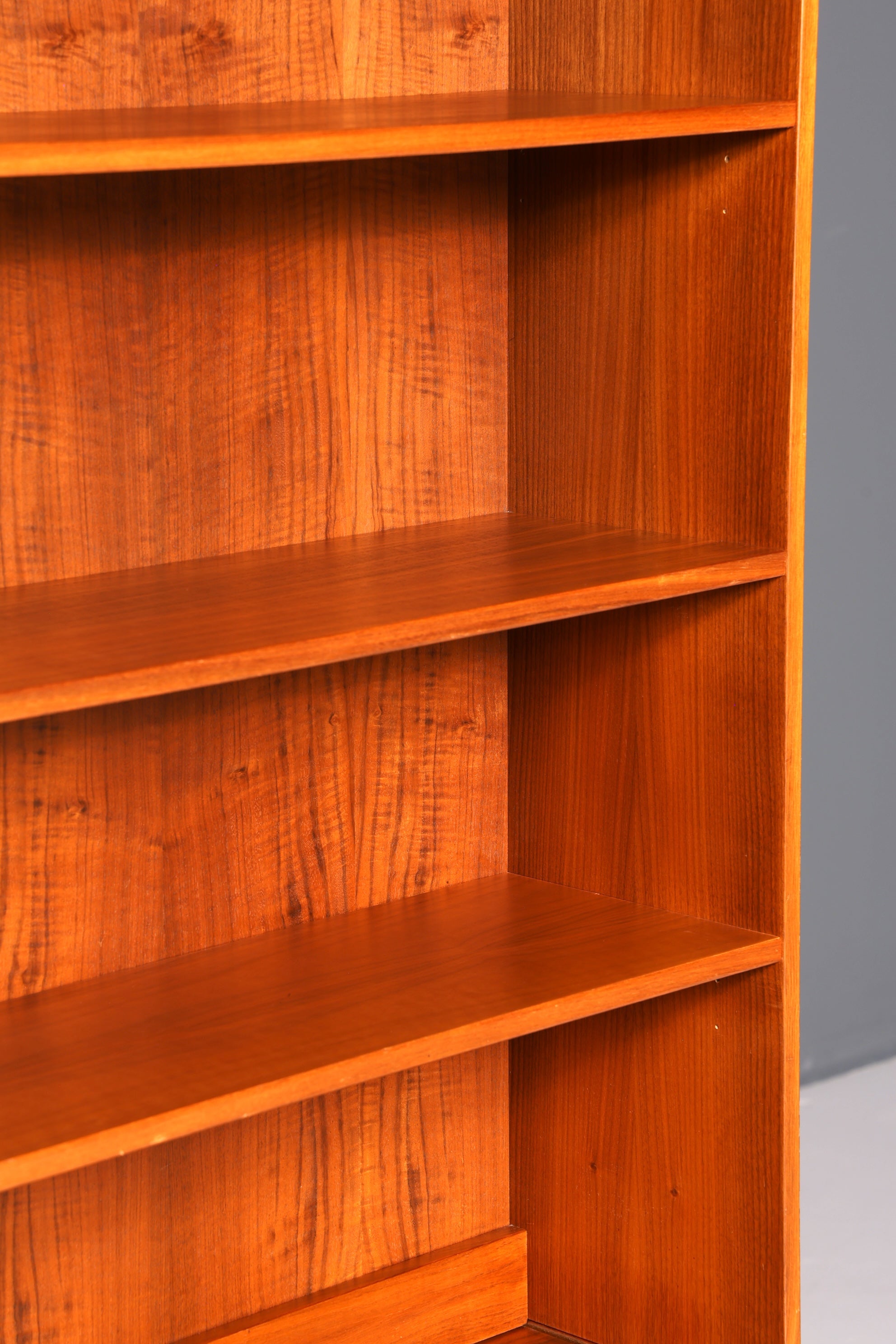 Wunderschöner Mid Century Regal Schrank Vintage Highboard Bücherregal Holz Kommode