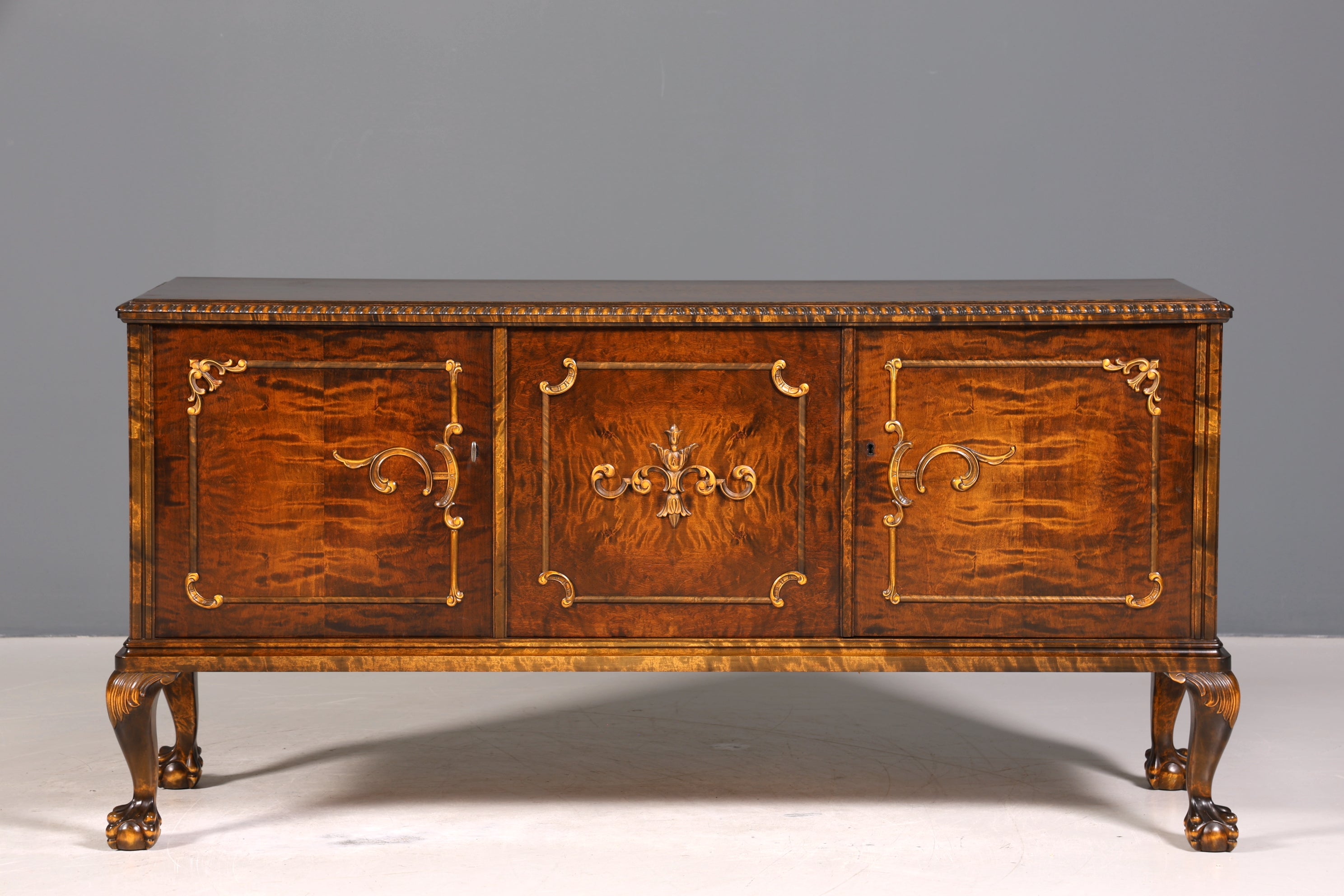 Traumhaftes Chippendale Sideboard Barock Stil Schrank Antik 50s 60s TV Kommode