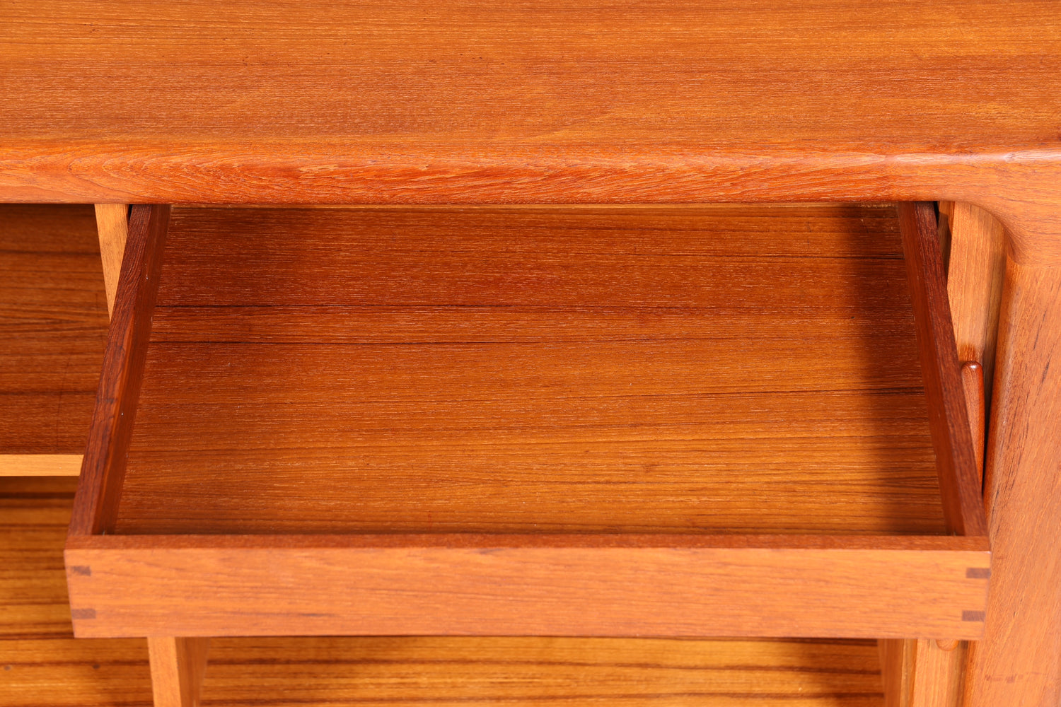 Wunderschöner Mid Century Schrank Original Dyrlund Sideboard Danish Design Teak Holz TV Schrank 60s