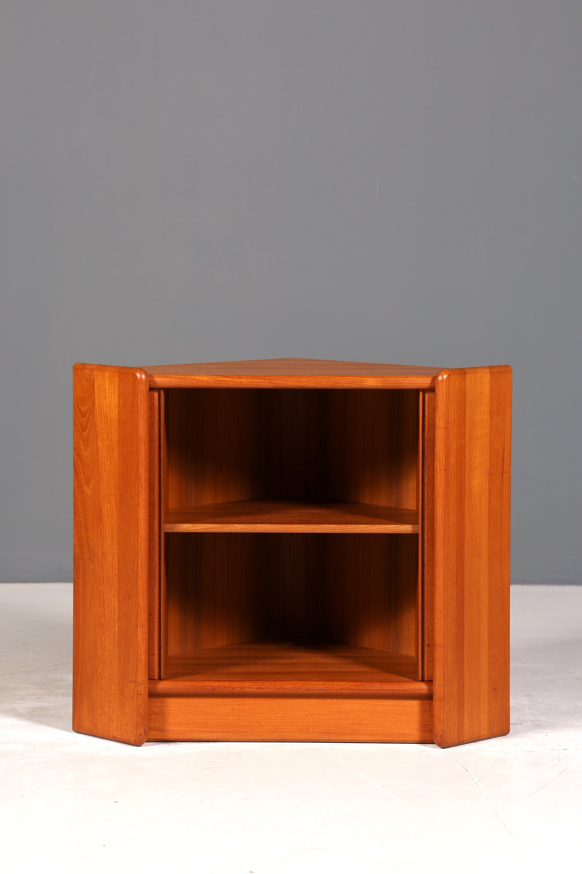 Wunderschöner Mid Century Eckschrank Original Dyrlund Schrank Danish Design Teak Holz Regal 60s