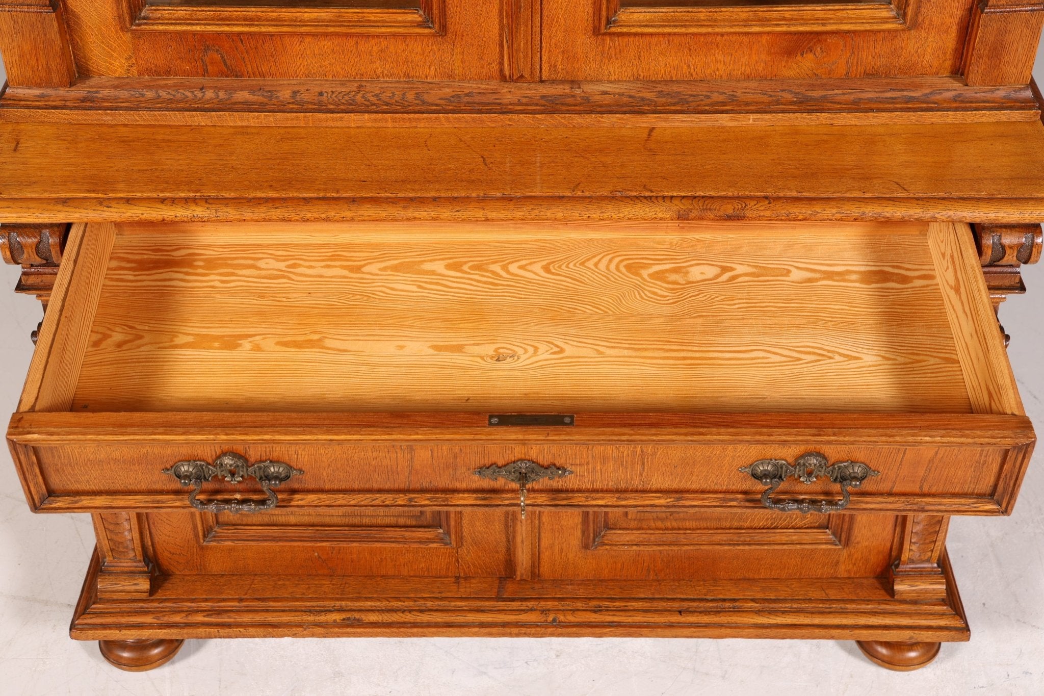 Edler Gründerzeit Vitrine um 1880 Schrank Antik Jugendstil Eiche Bücherregal