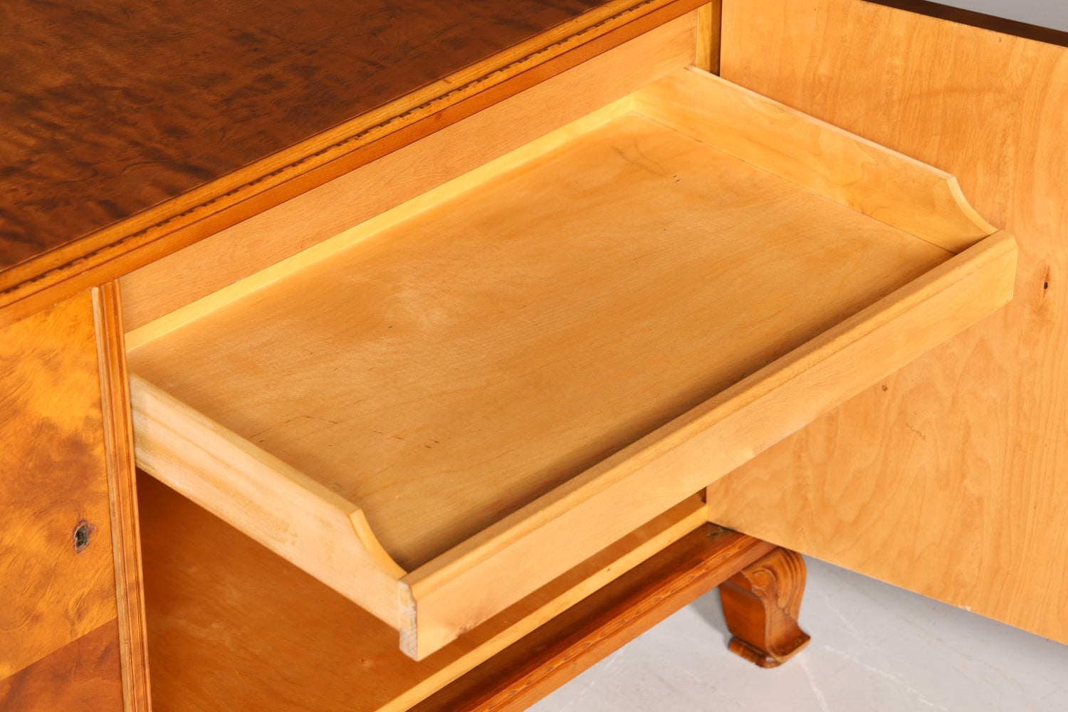 F833 Finish Wunderschönes Original Art Deco Sideboard Antik Schrank Birke TV Kommode um 1930