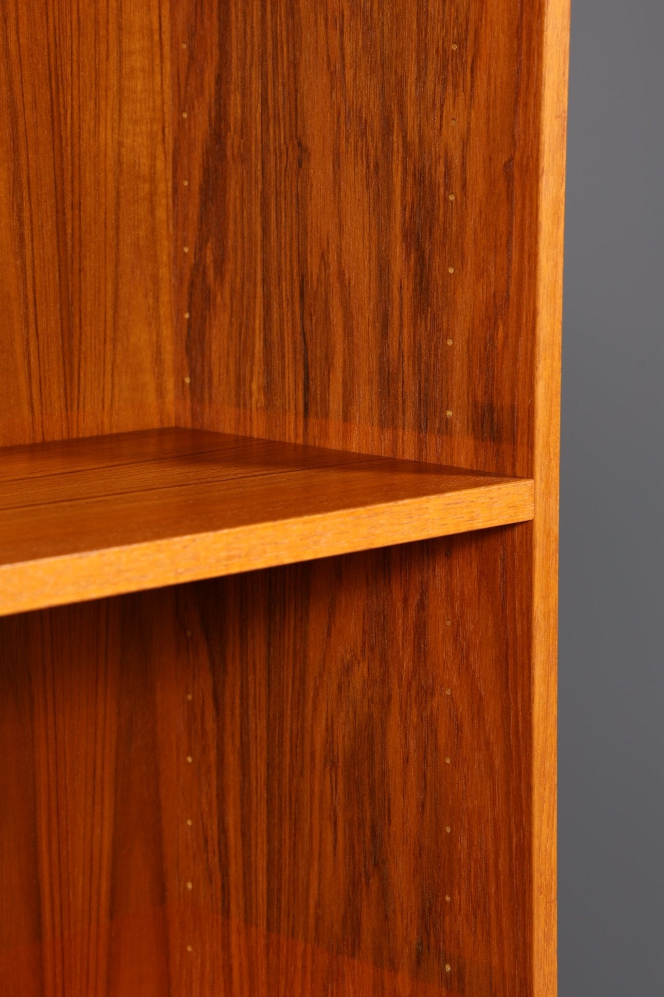 Schlichtes Mid Century Regal Vintage Schrank Retro Bücherregal 60s Buchablage